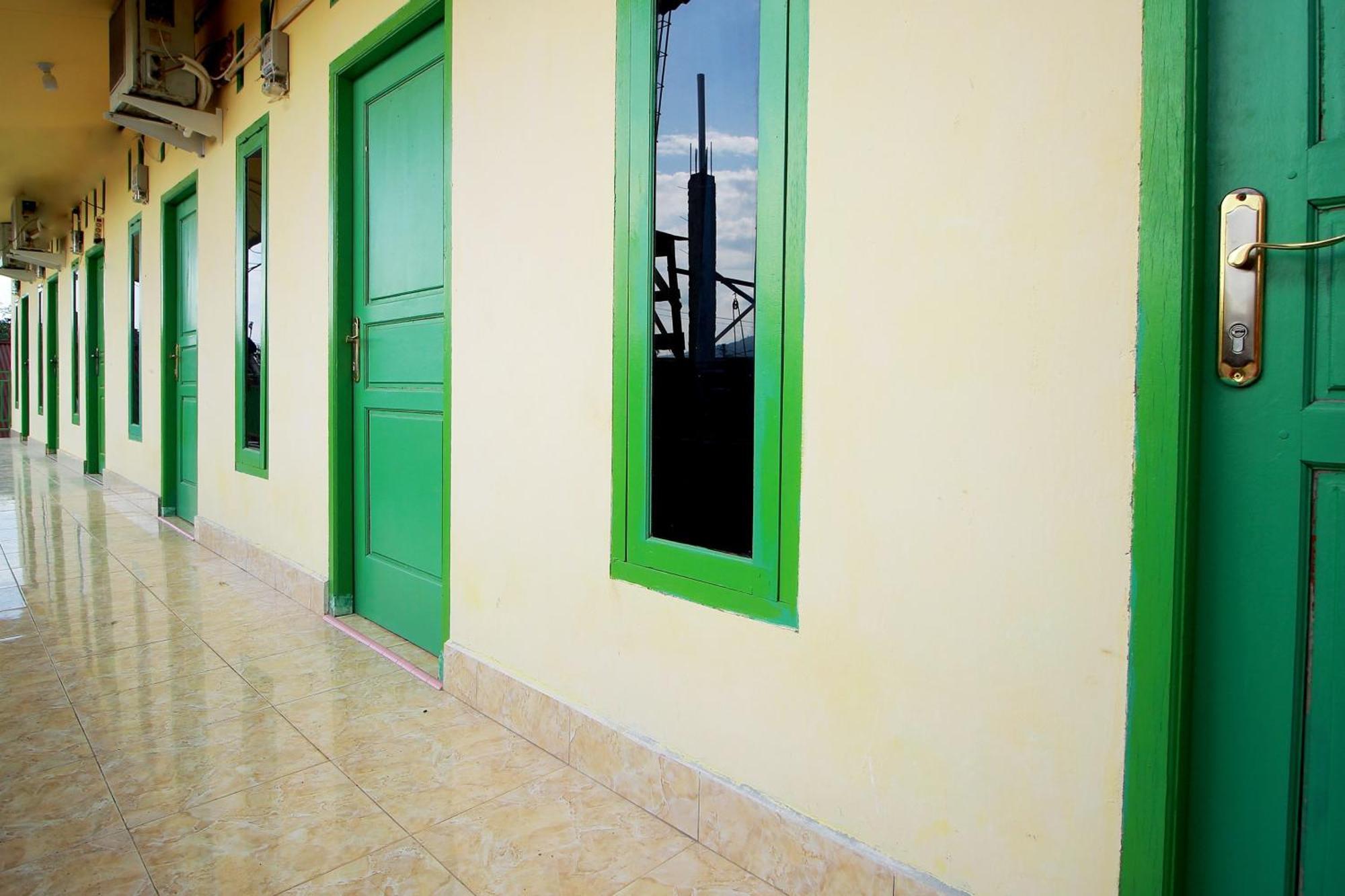 Oyo 2585 Sherren Guest House Lubuklinggau المظهر الخارجي الصورة