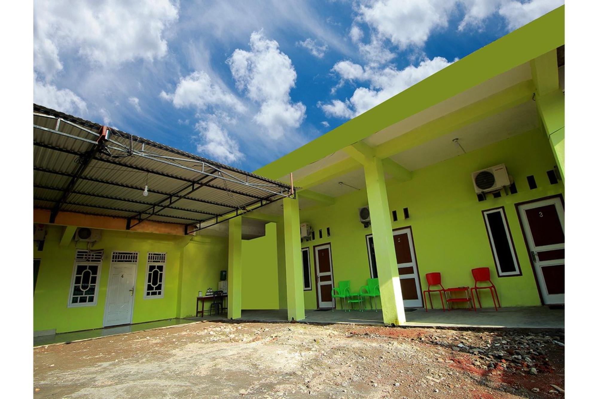 Oyo 2585 Sherren Guest House Lubuklinggau المظهر الخارجي الصورة