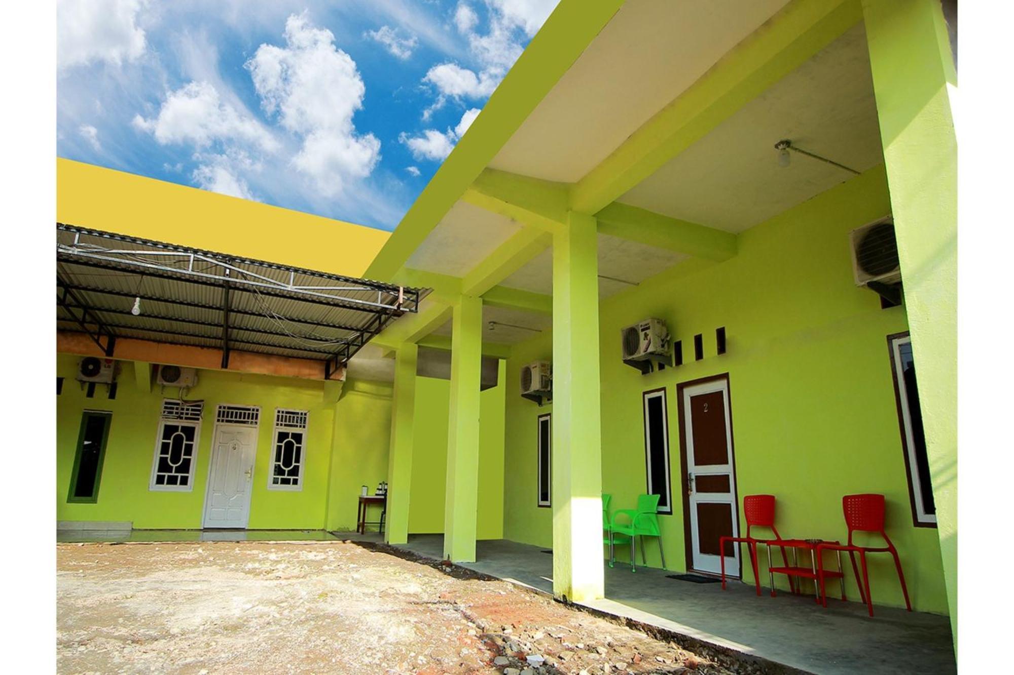 Oyo 2585 Sherren Guest House Lubuklinggau المظهر الخارجي الصورة